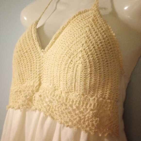 Crochet lace tiered halter dress - Picture 6 of 8